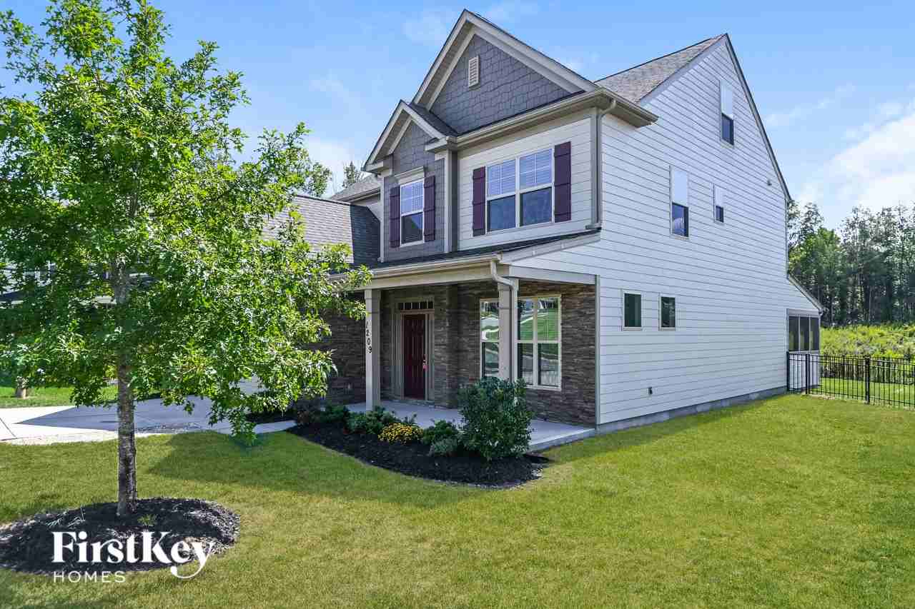 1209 Hollis Cir Sw - Photo 2 of 15