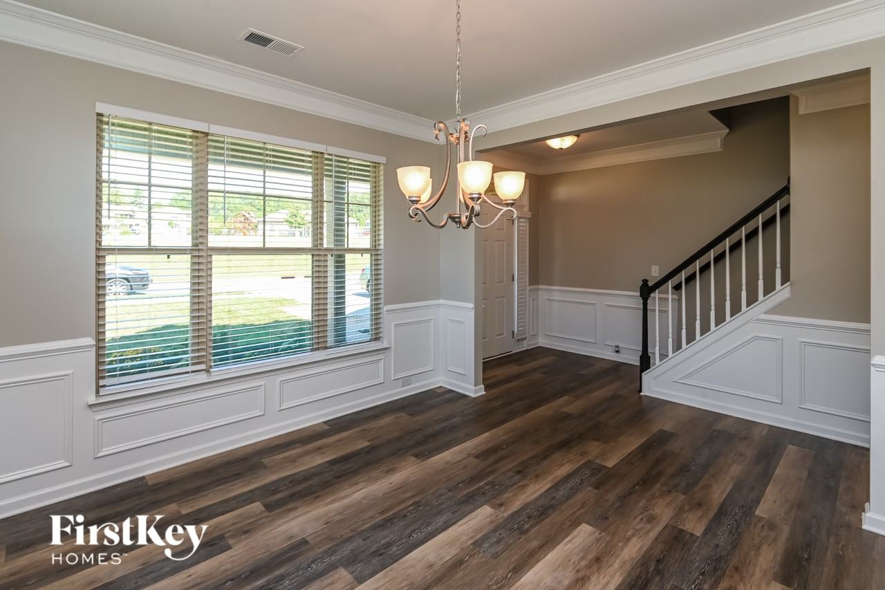 1209 Hollis Cir Sw - Photo 4 of 15