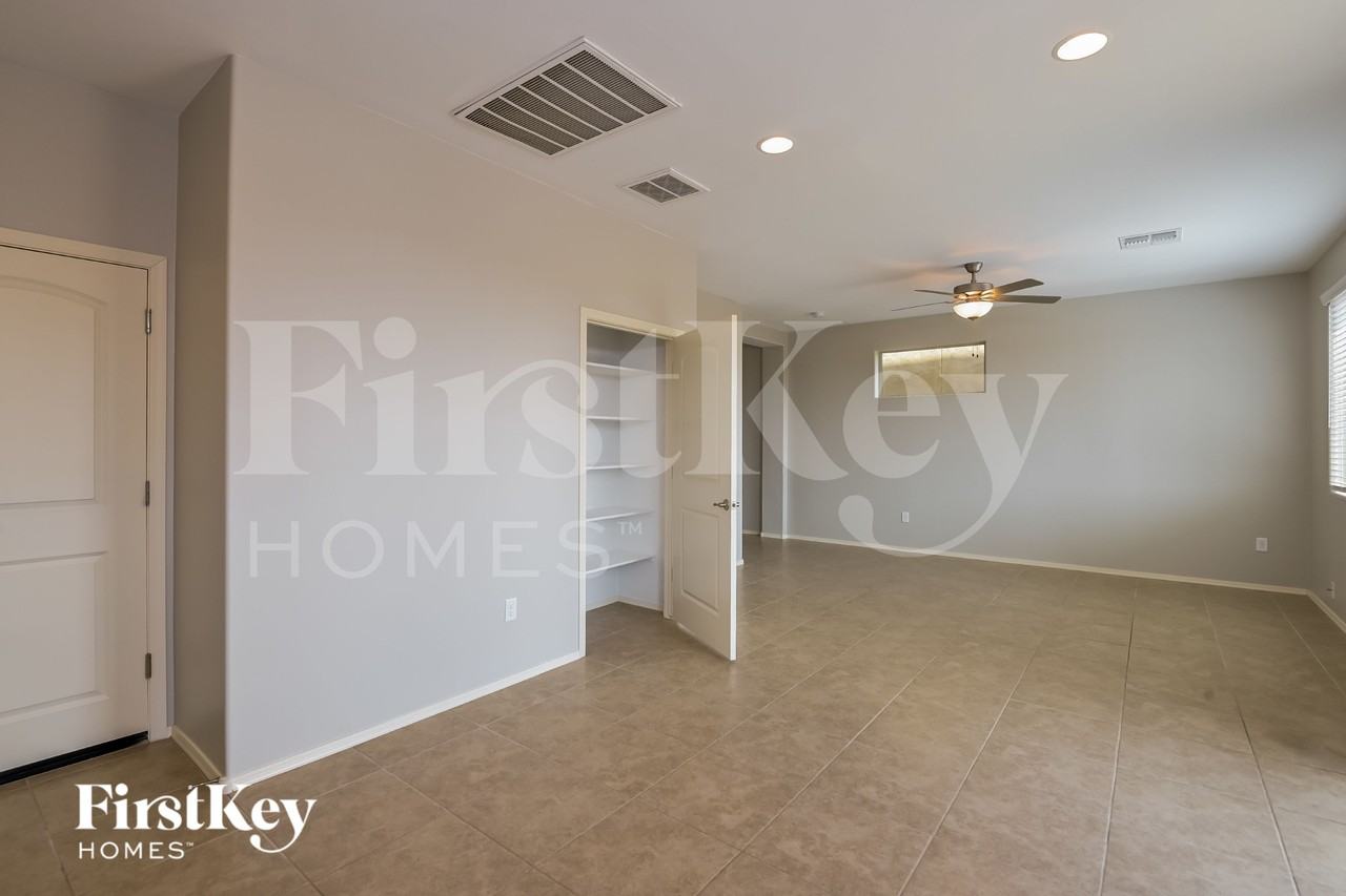 220 E Imperial Ct - Photo 3 of 15