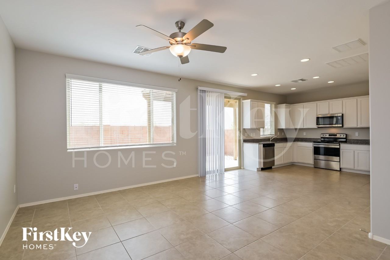 220 E Imperial Ct - Photo 5 of 15