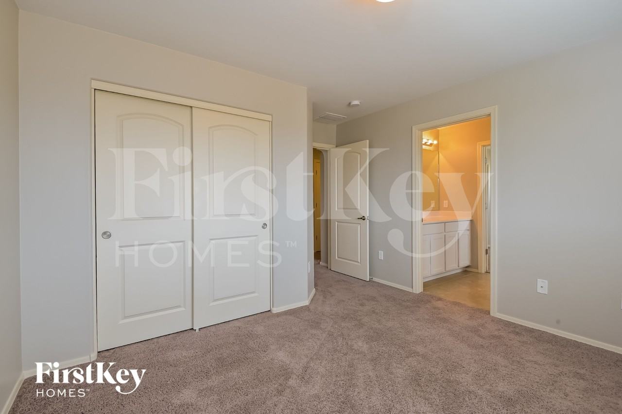 220 E Imperial Ct - Photo 7 of 15