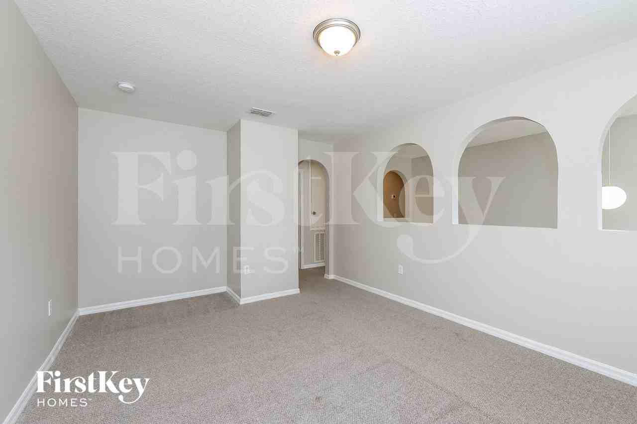 104 Cabrillo Dr - Photo 3 of 15