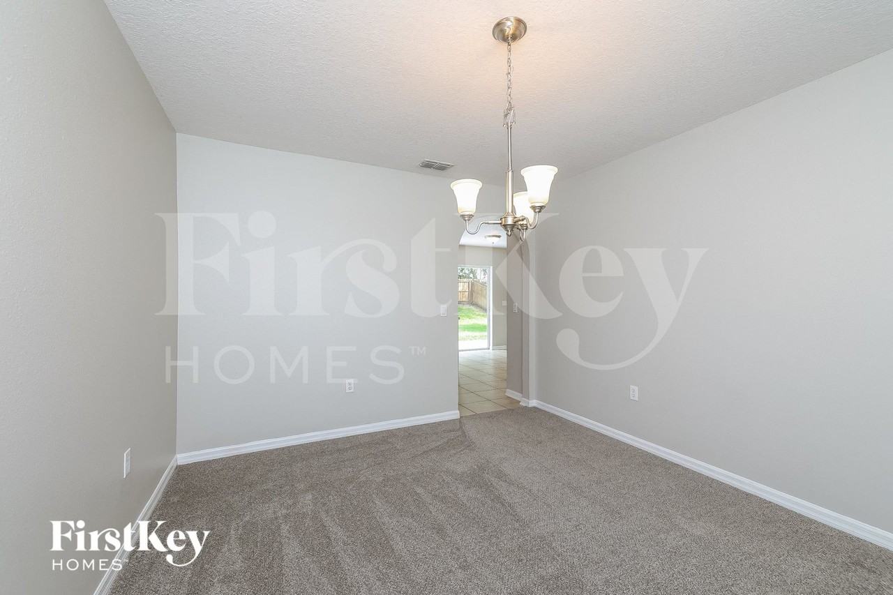 104 Cabrillo Dr - Photo 4 of 15