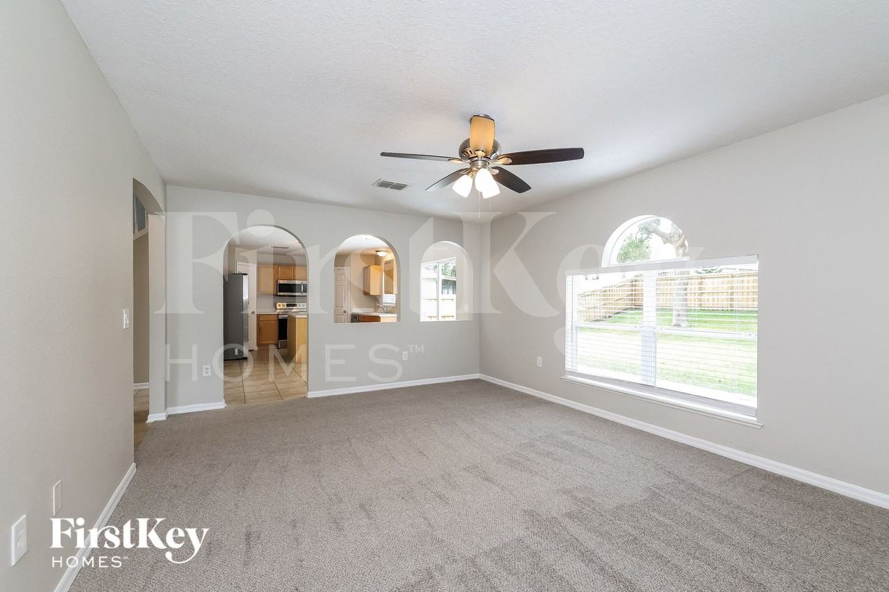 104 Cabrillo Dr - Photo 7 of 15