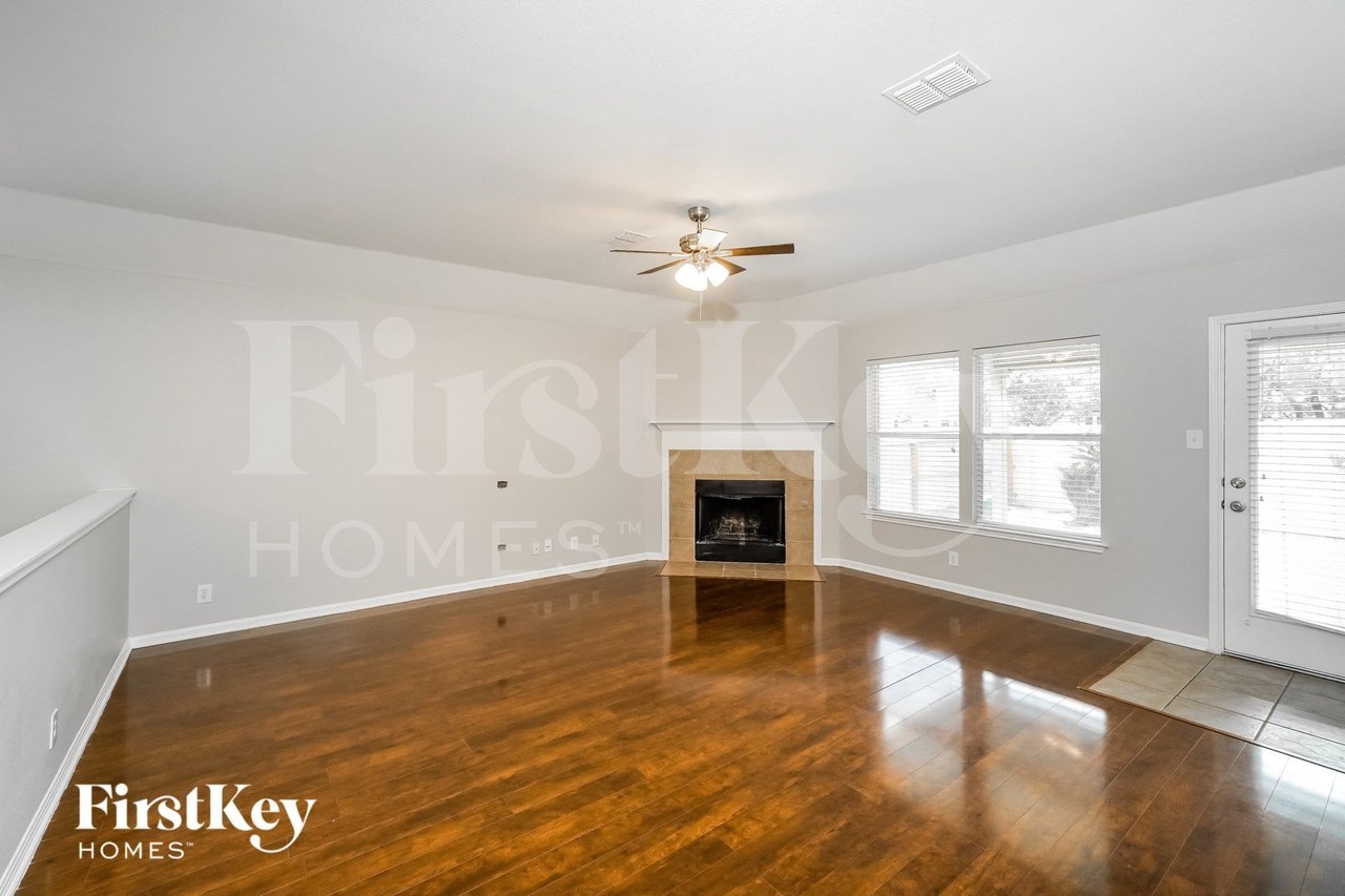 13711 Jubilee Way - Photo 5 of 17