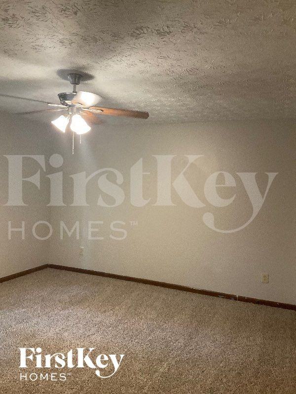 9053 Southcrest Ct - Photo 7 of 11
