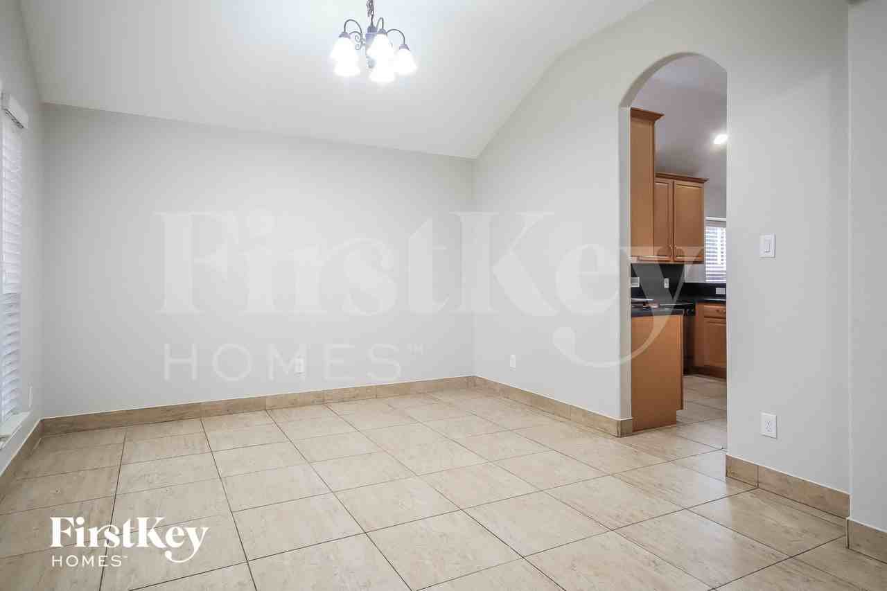 8718 Cataldo Ct - Photo 5 of 16
