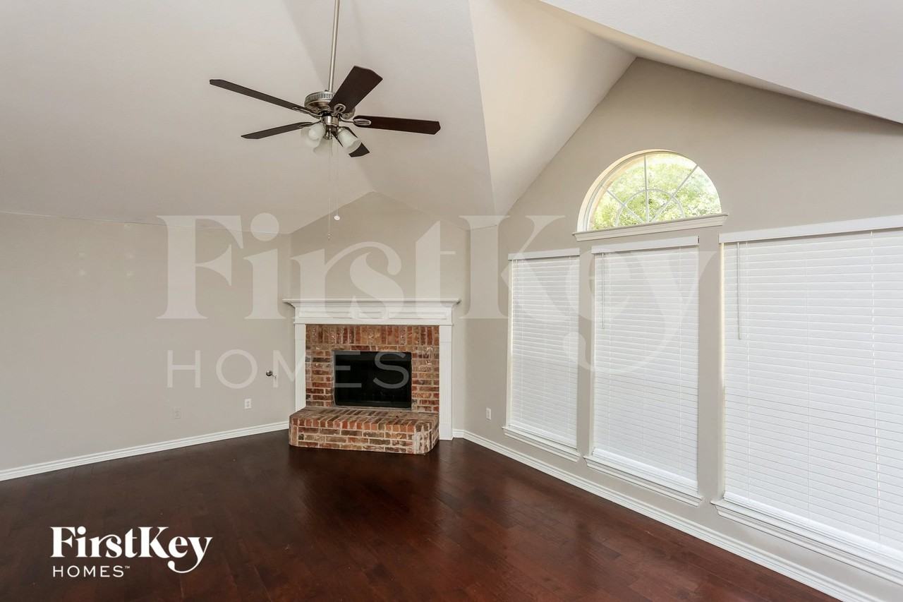 7701 Brook Meadow Ln - Photo 2 of 15