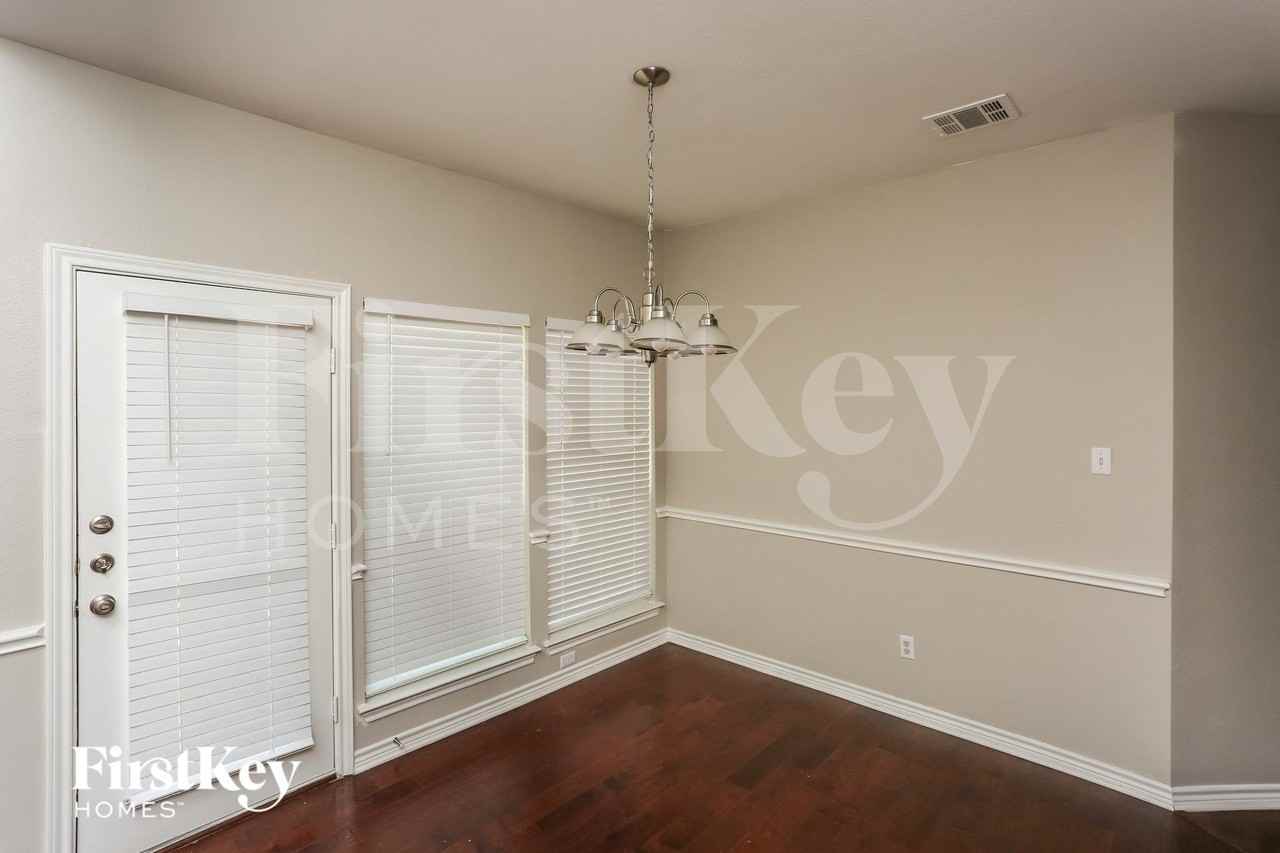 7701 Brook Meadow Ln - Photo 3 of 15