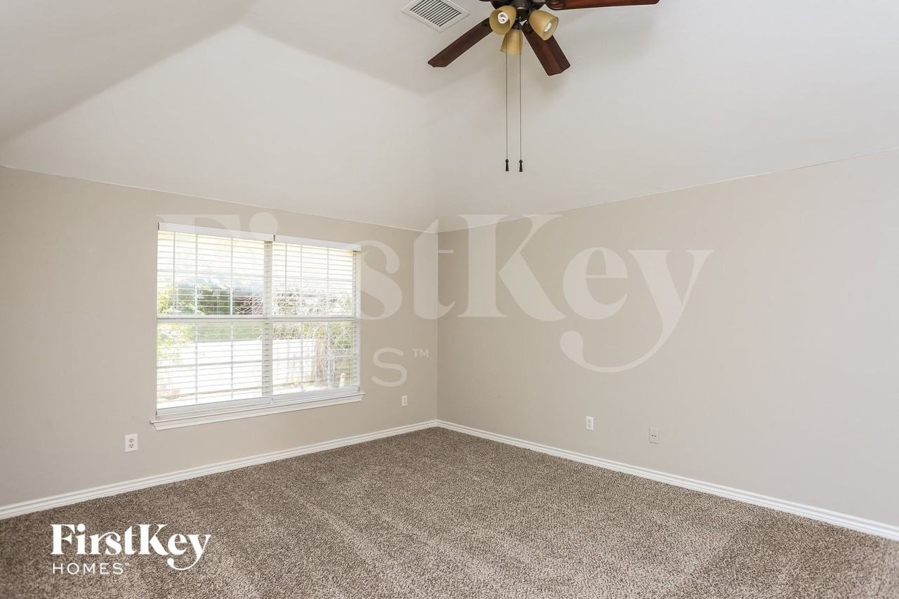 7701 Brook Meadow Ln - Photo 6 of 15