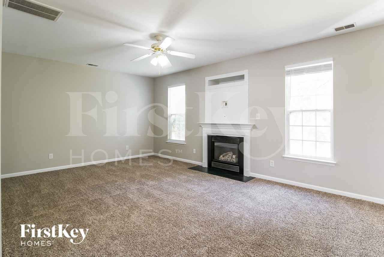 3365 Kirkwall Dr - Photo 3 of 15