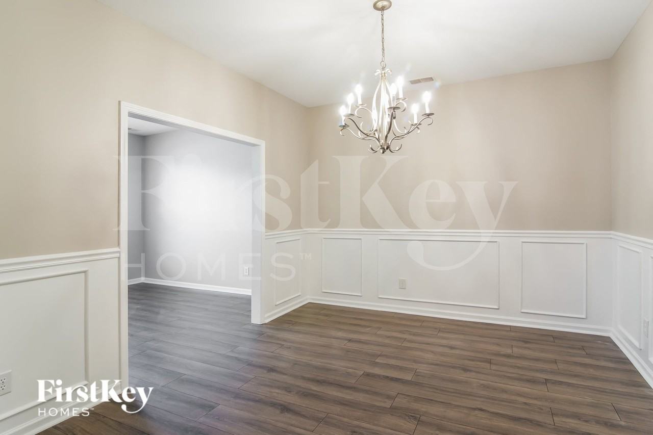 3365 Kirkwall Dr - Photo 5 of 15