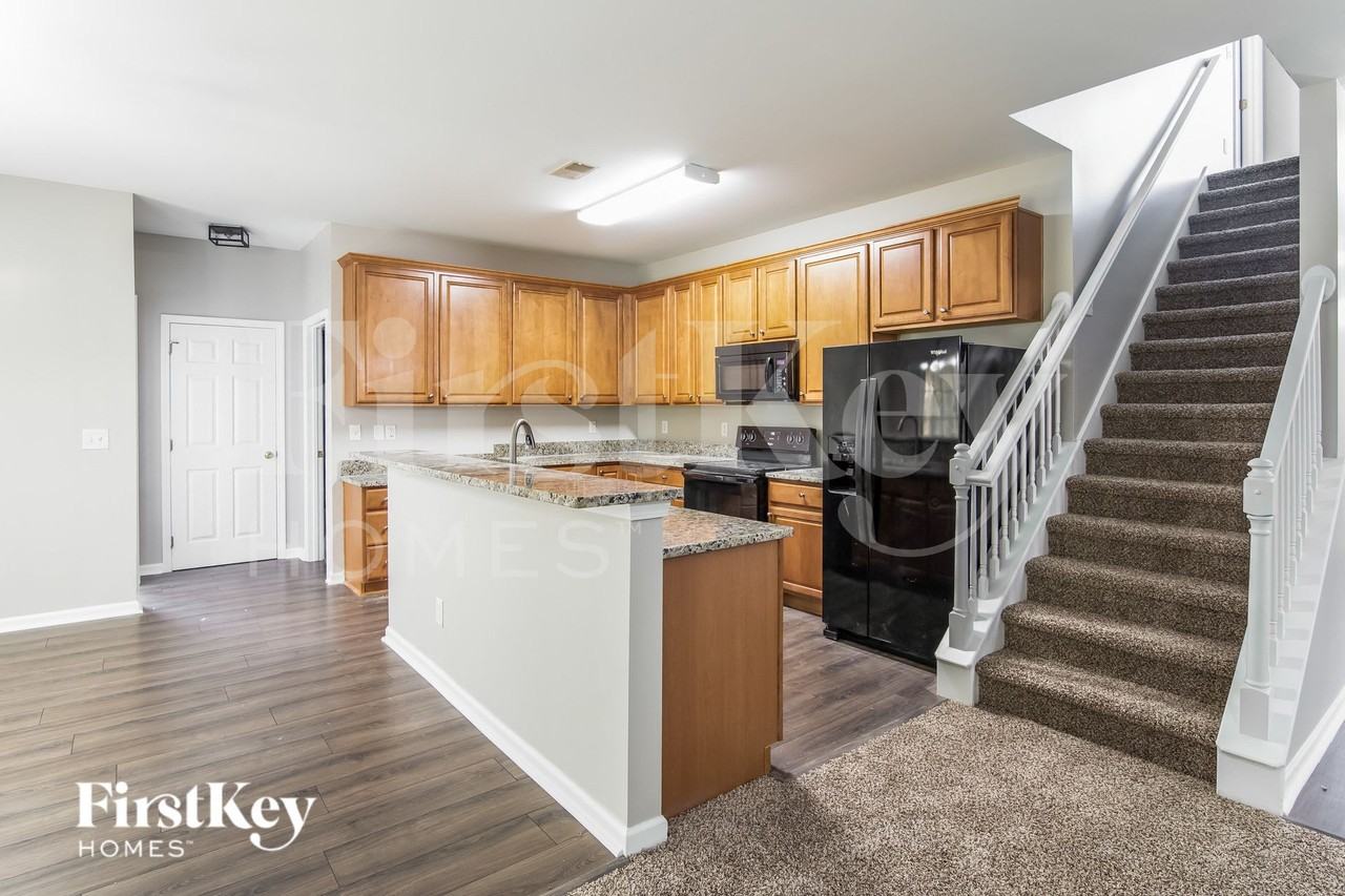 3365 Kirkwall Dr - Photo 7 of 15
