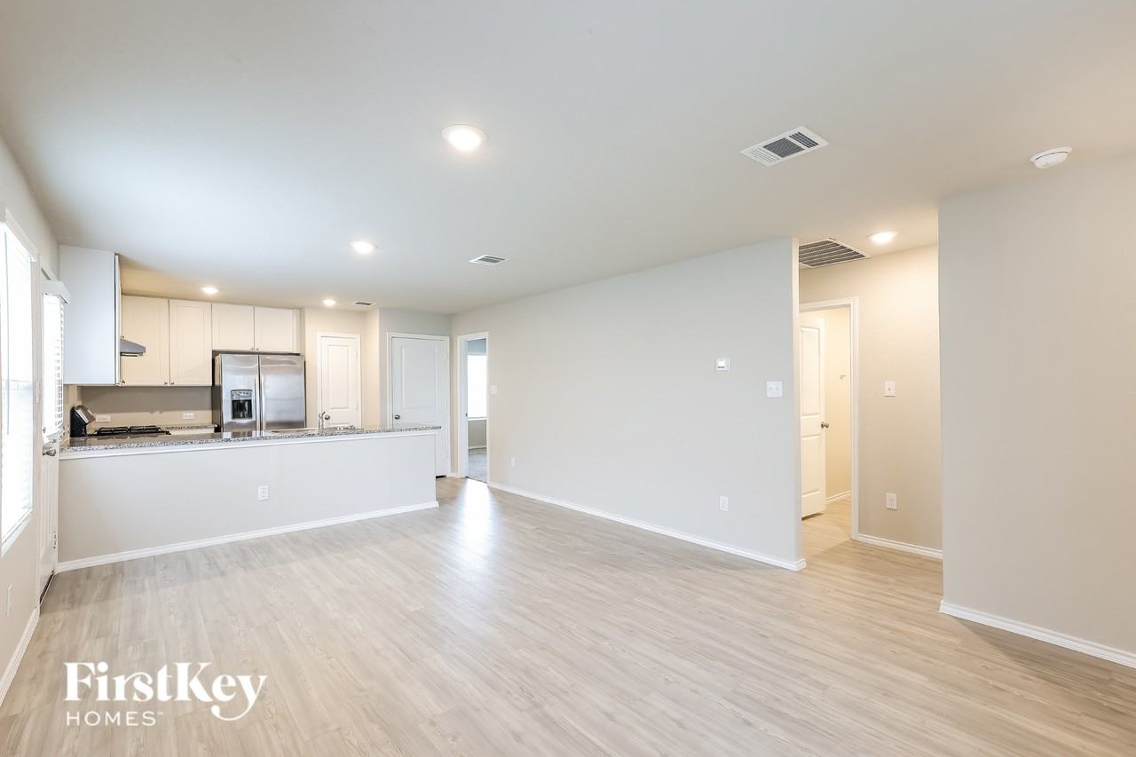 10807 Giacconi Dr - Photo 3 of 15