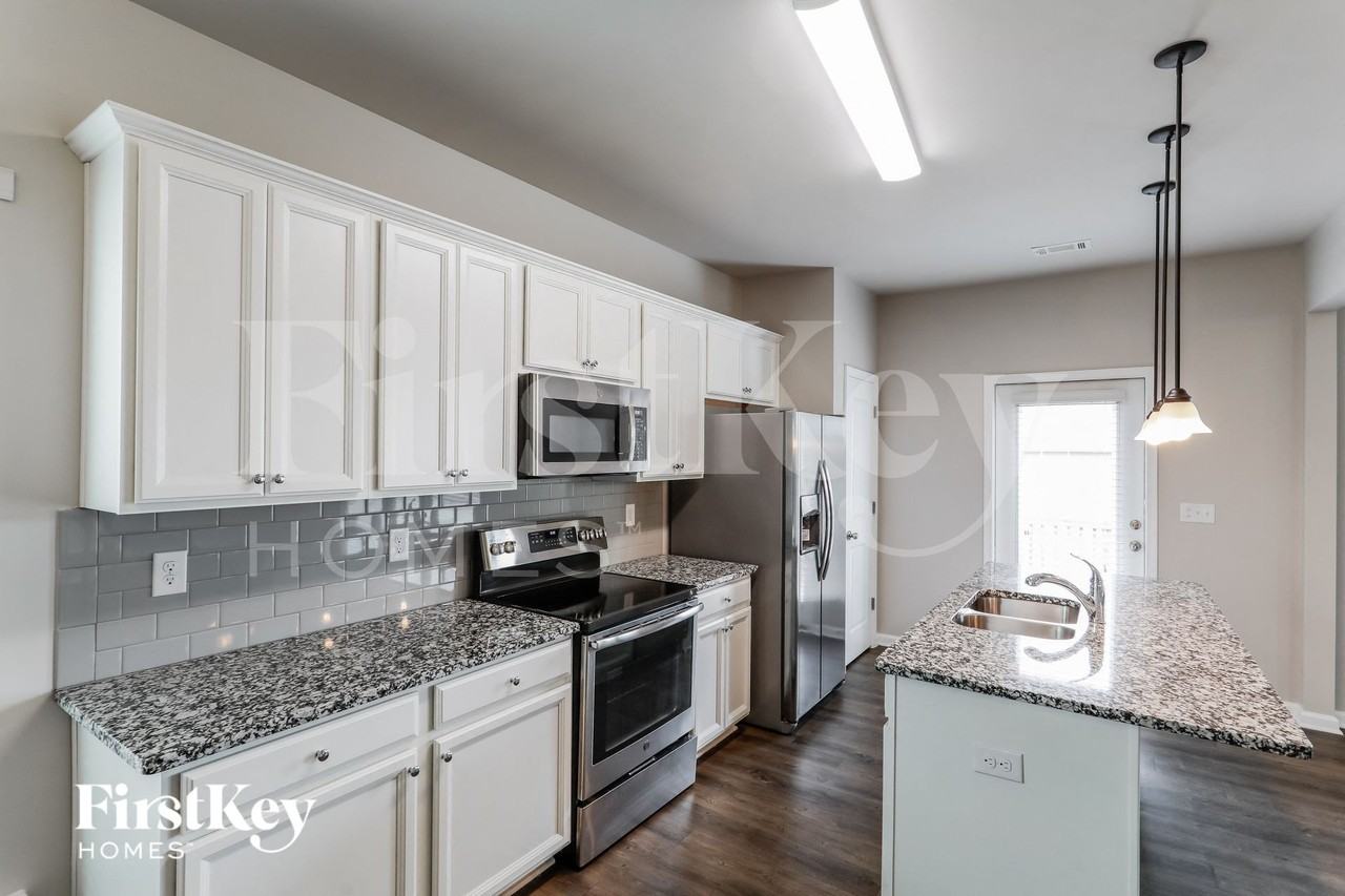 1476 Charcoal Ives Rd - Photo 5 of 15