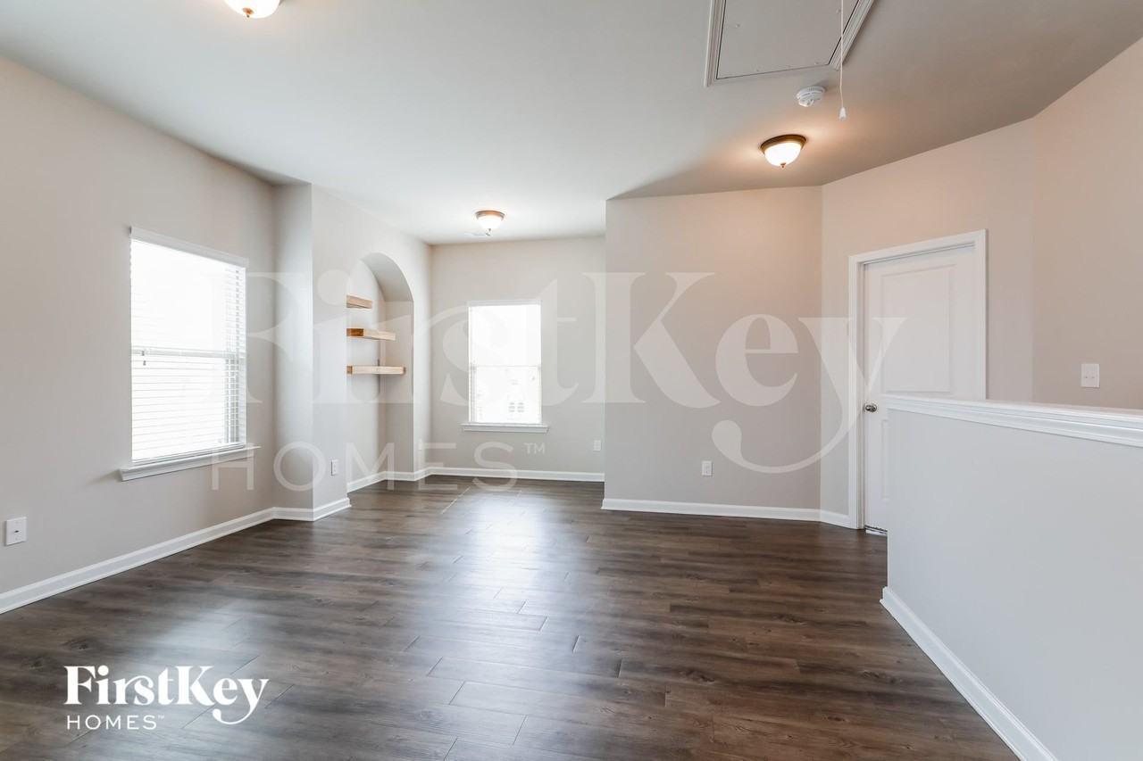 1476 Charcoal Ives Rd - Photo 6 of 15