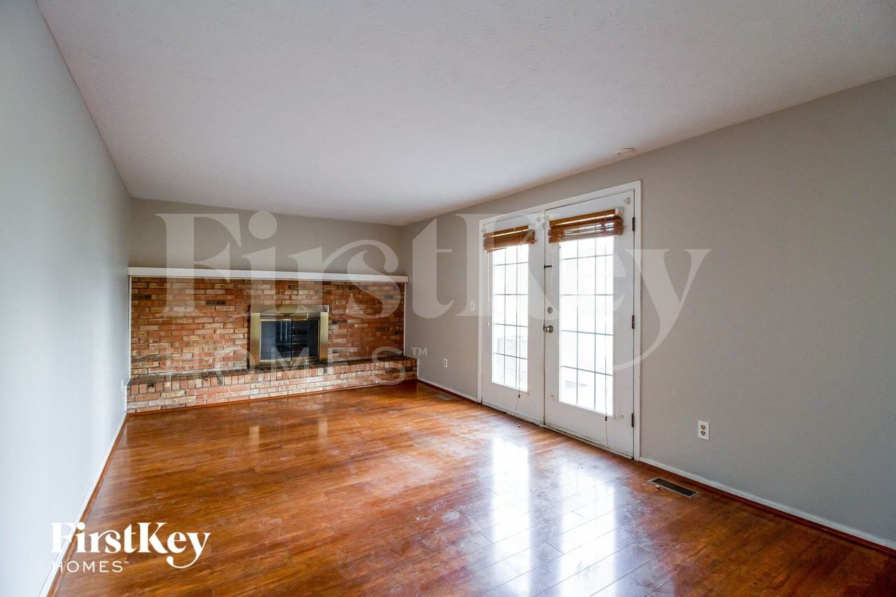 4646 Blackberry Ct - Photo 4 of 15