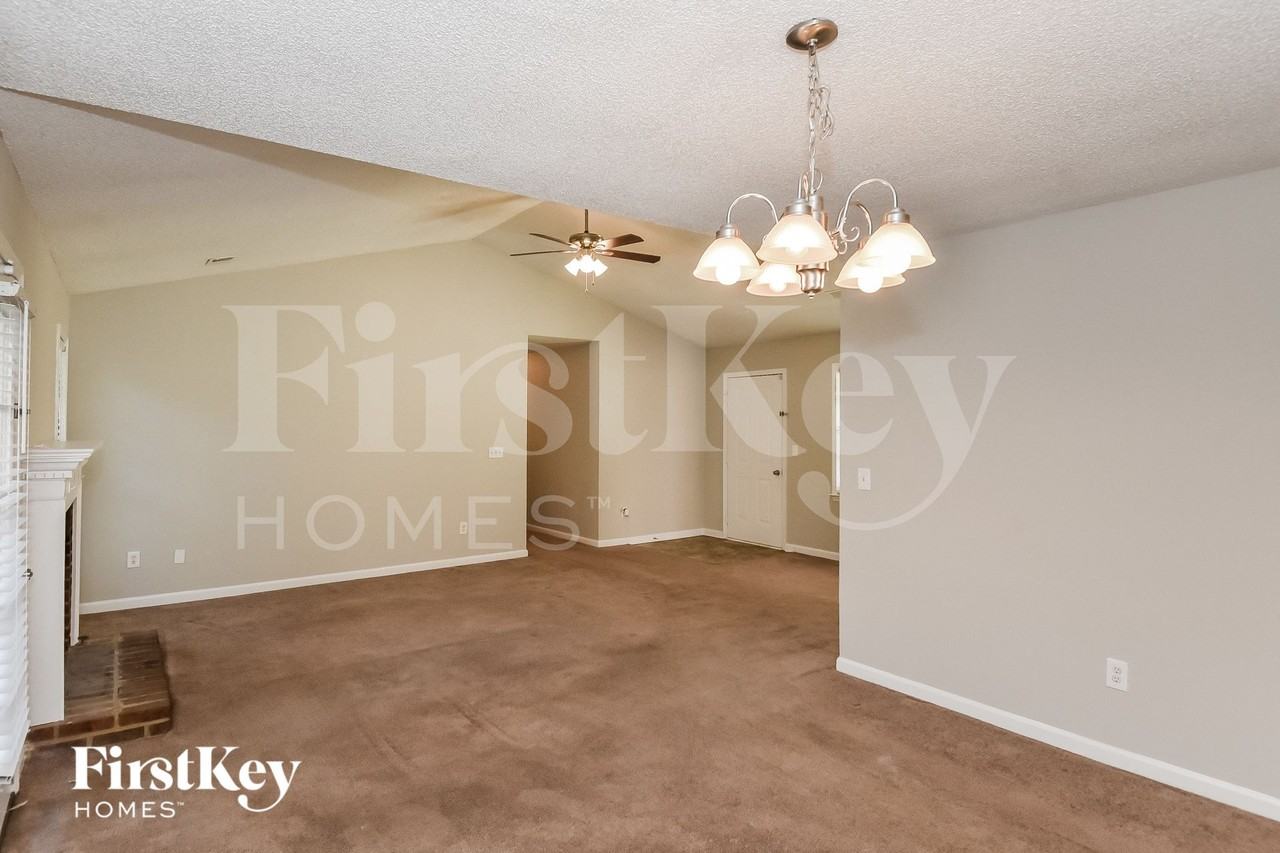 5346 Muirwood Pl - Photo 5 of 15