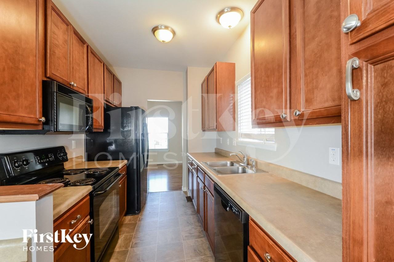 813 Waler Dr - Photo 6 of 15