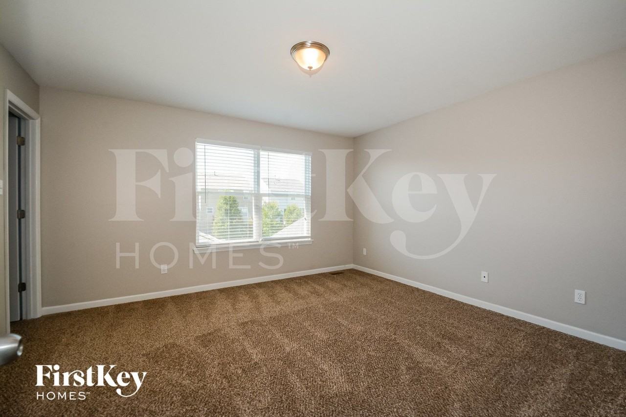 813 Waler Dr - Photo 7 of 15