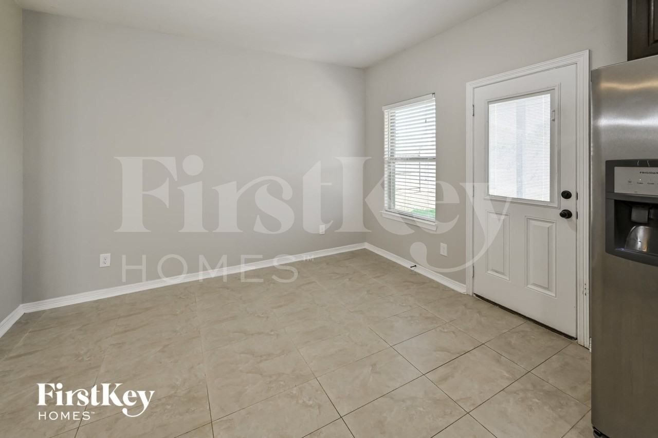 7247 Foxtail Meadow Ct - Photo 2 of 15