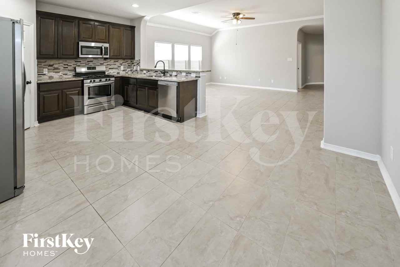 7247 Foxtail Meadow Ct - Photo 5 of 15