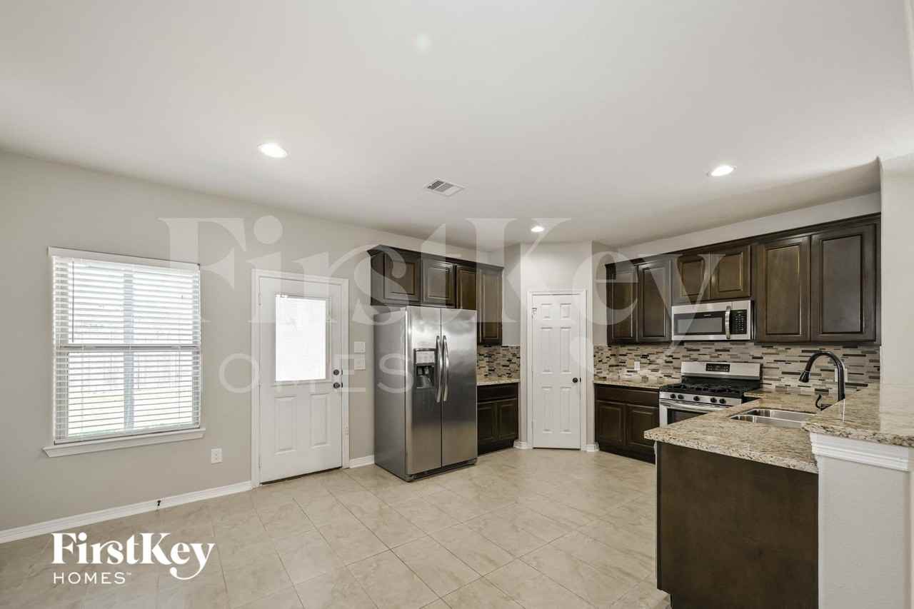 7247 Foxtail Meadow Ct - Photo 6 of 15