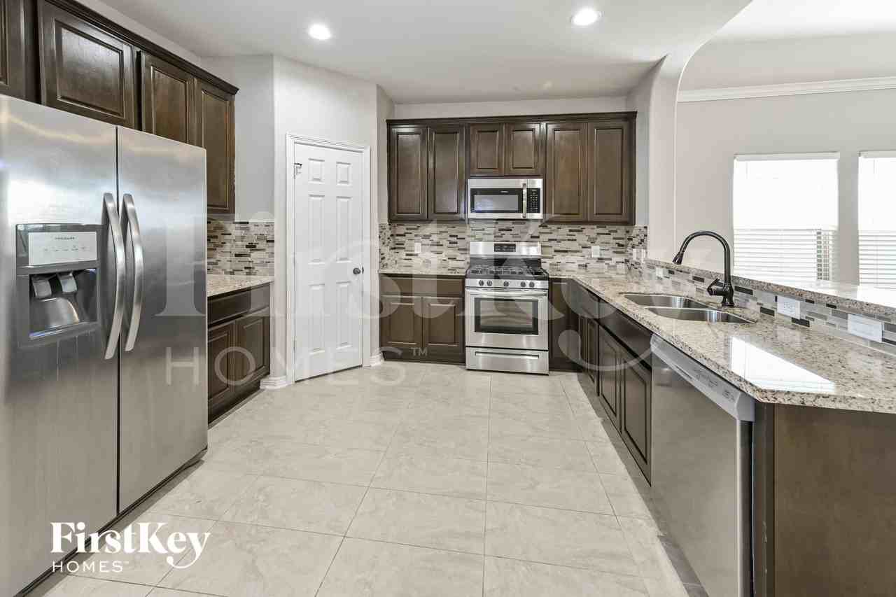 7247 Foxtail Meadow Ct - Photo 7 of 15