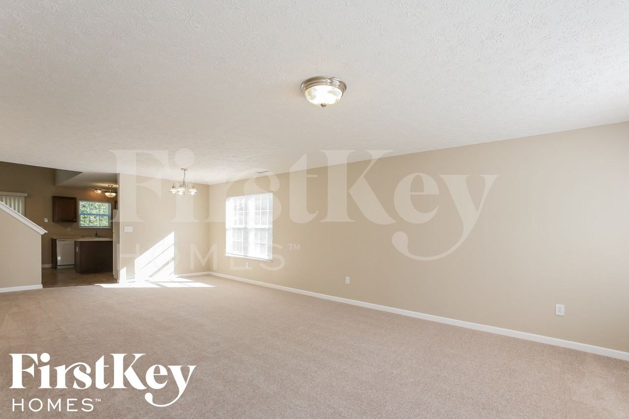 6748 Shanghai Cir - Photo 3 of 15