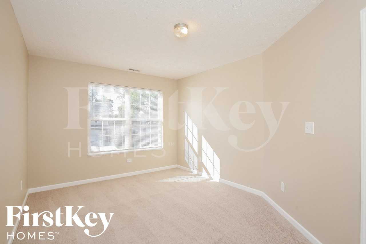6748 Shanghai Cir - Photo 5 of 15