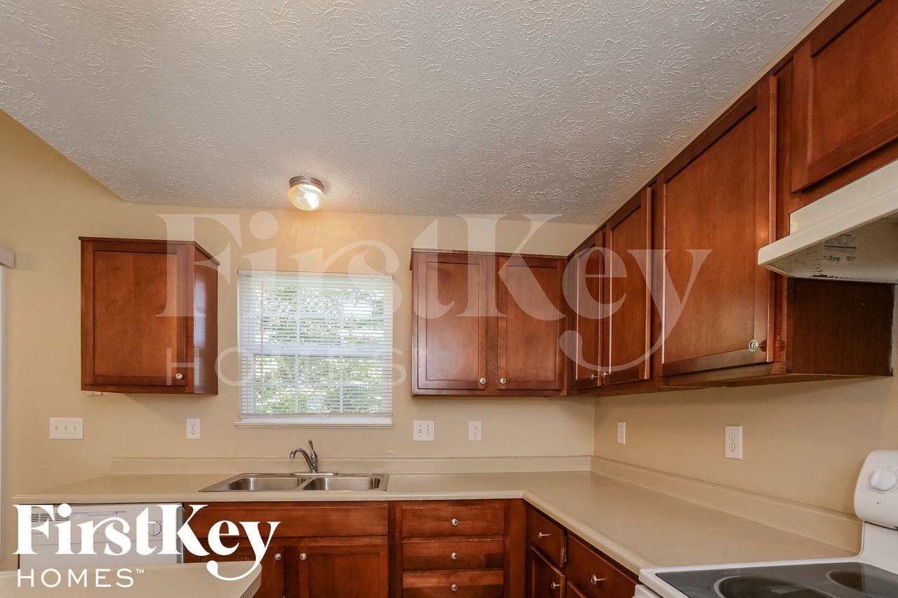 6748 Shanghai Cir - Photo 6 of 15