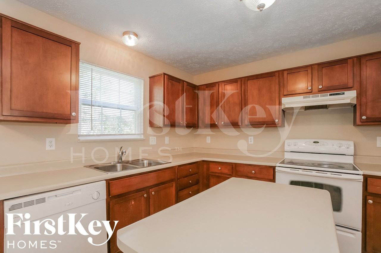 6748 Shanghai Cir - Photo 7 of 15