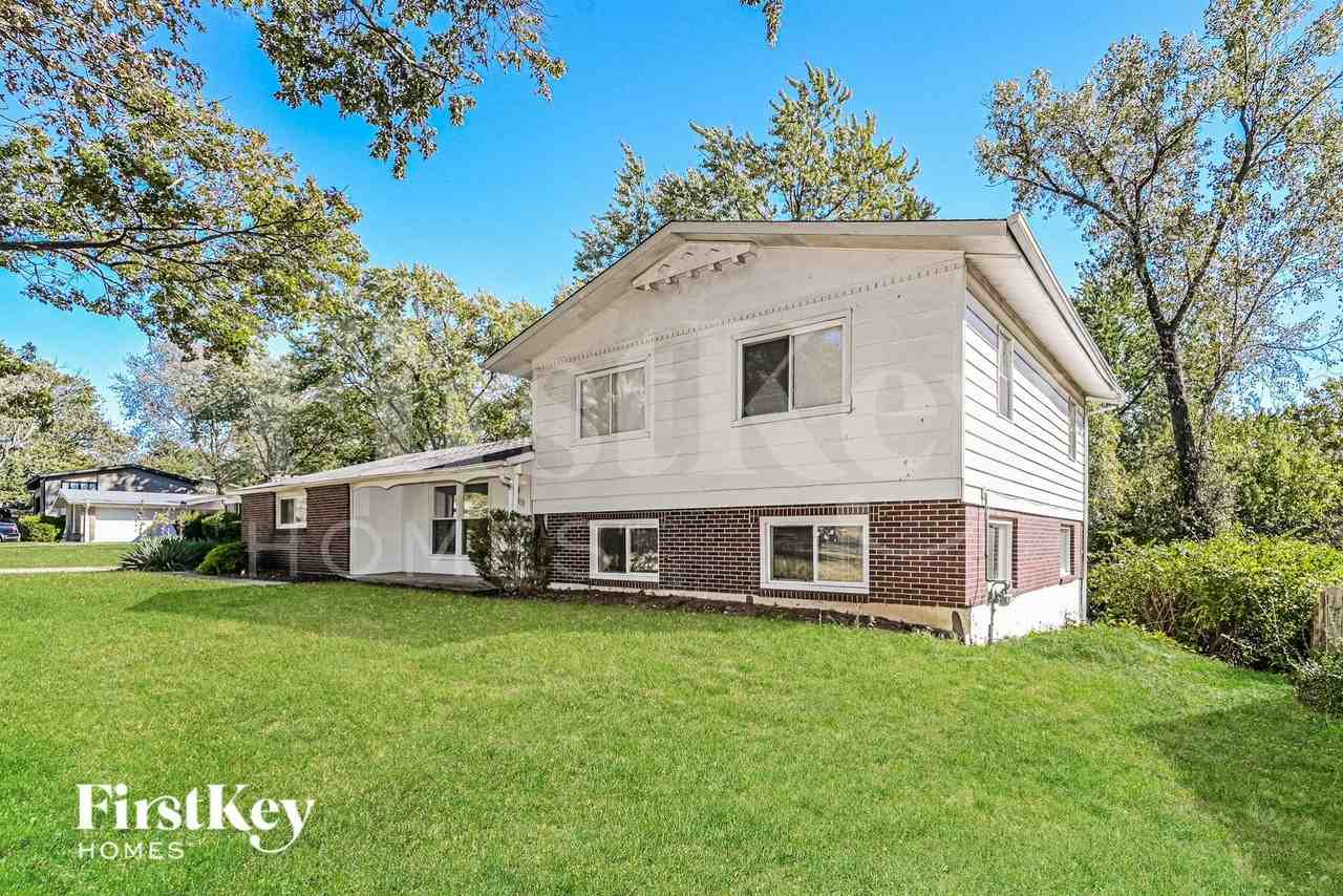 6680 Foxshire Dr - Photo 2 of 19
