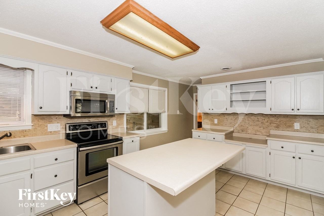 647 Wheatley Cv - Photo 5 of 15