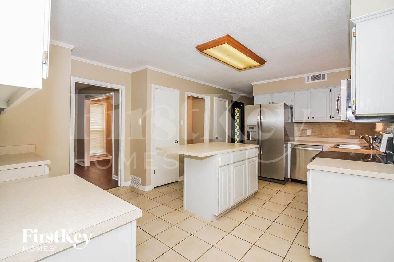 647 Wheatley Cv - Photo 6 of 15