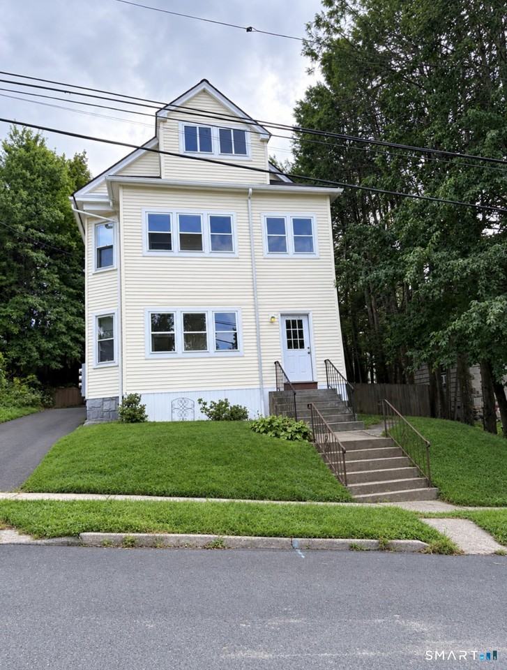 40 Wooding St