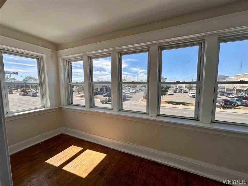 2265 Delaware Ave - Photo 5 of 20