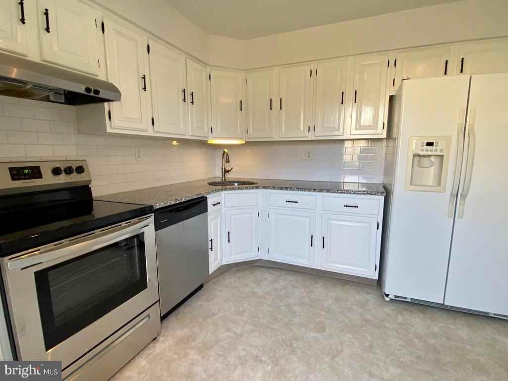 1784 N Dove Rd - Photo 6 of 20