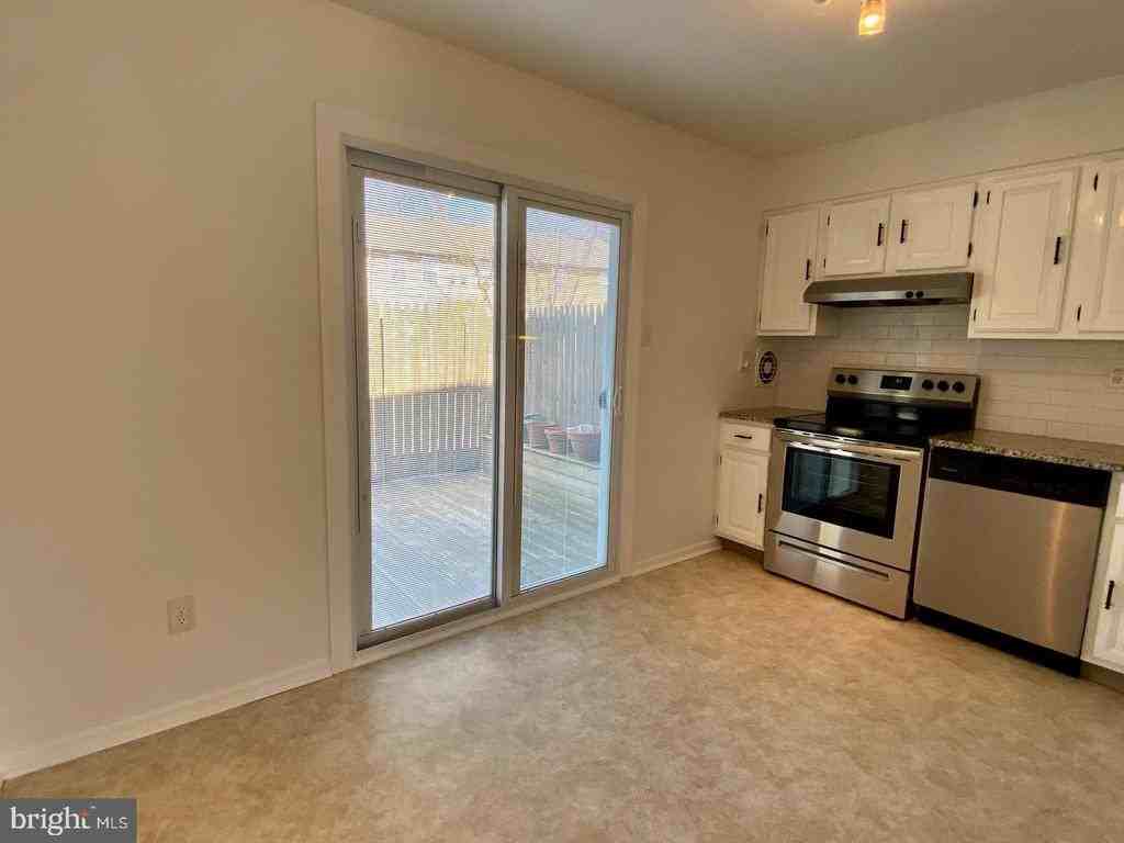 1784 N Dove Rd - Photo 7 of 20