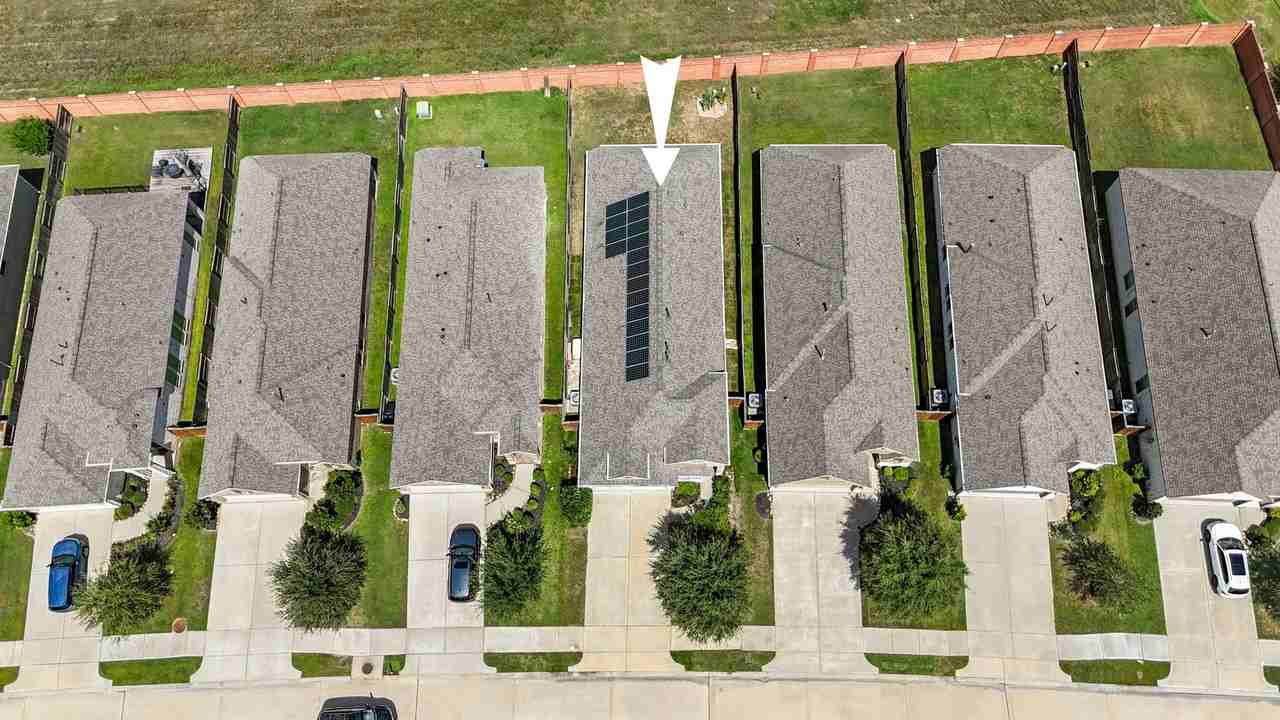 24938 Tidmor Ln - Photo 2 of 44