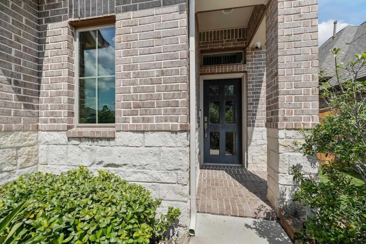 24938 Tidmor Ln - Photo 3 of 44