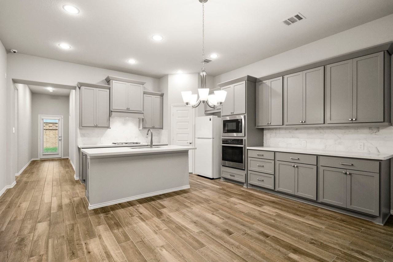 24938 Tidmor Ln - Photo 6 of 44