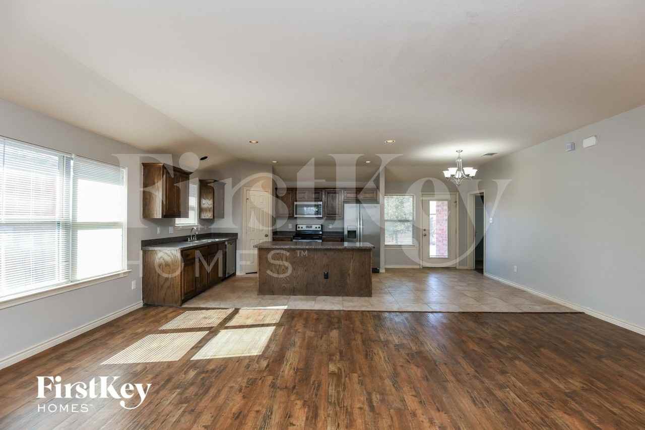 519 Branchwood Dr - Photo 6 of 15