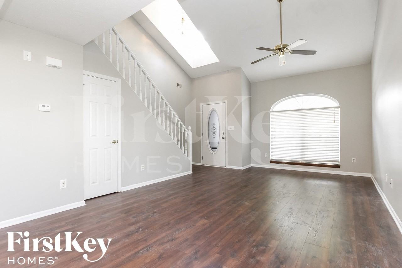 4915 Aquaduct Dr - Photo 3 of 15