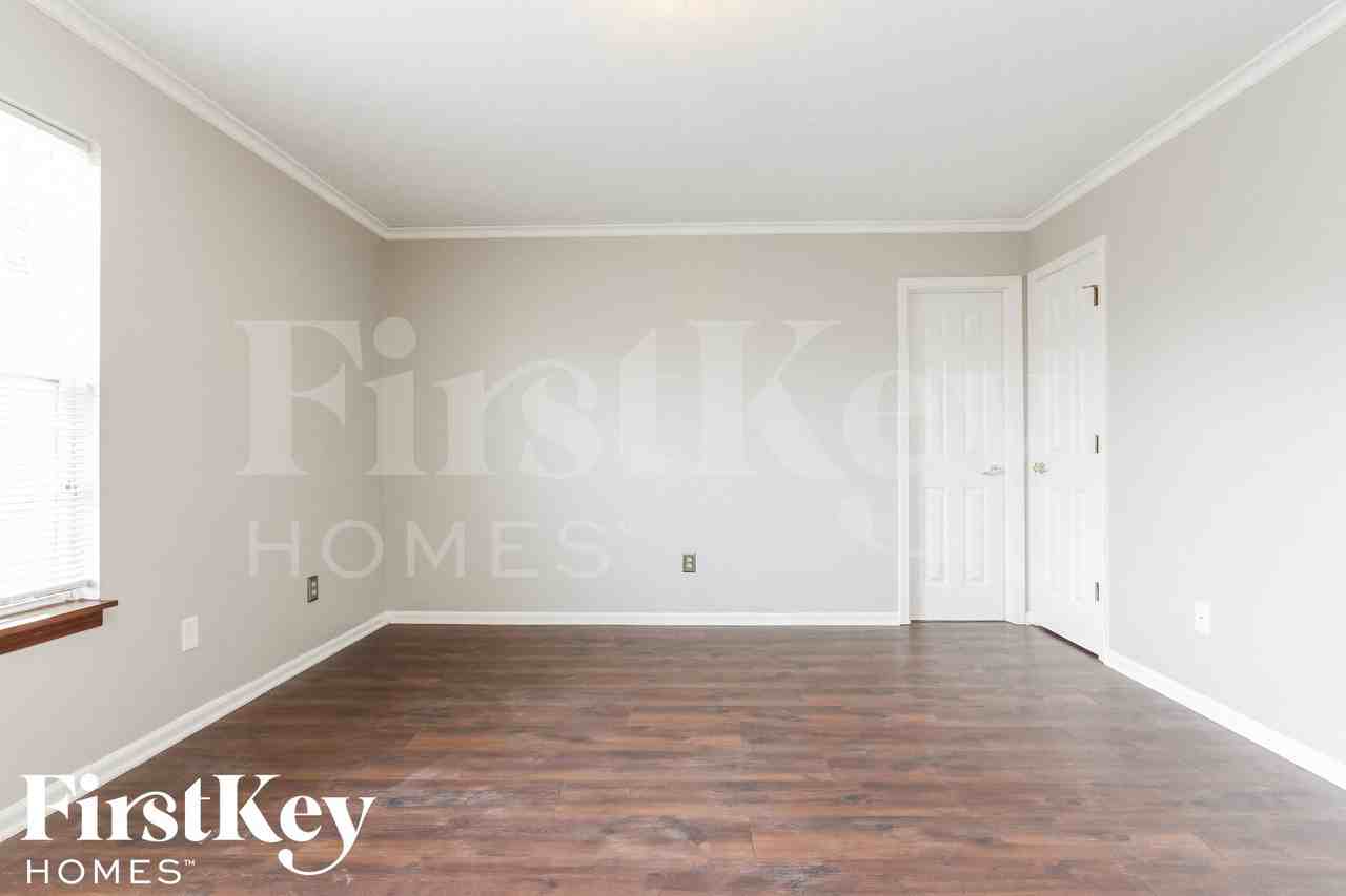 4915 Aquaduct Dr - Photo 7 of 15