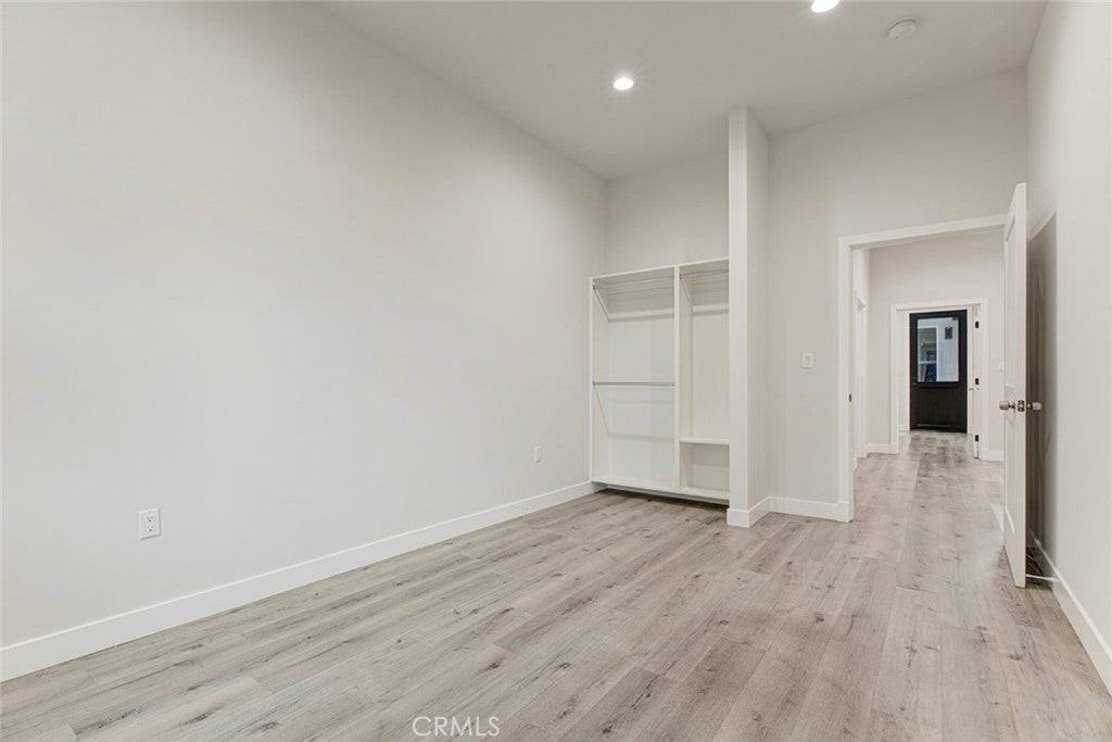6829 Bellaire Ave - Photo 7 of 13