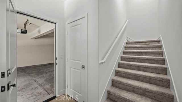 2240 Dawn Way - Photo 4 of 37