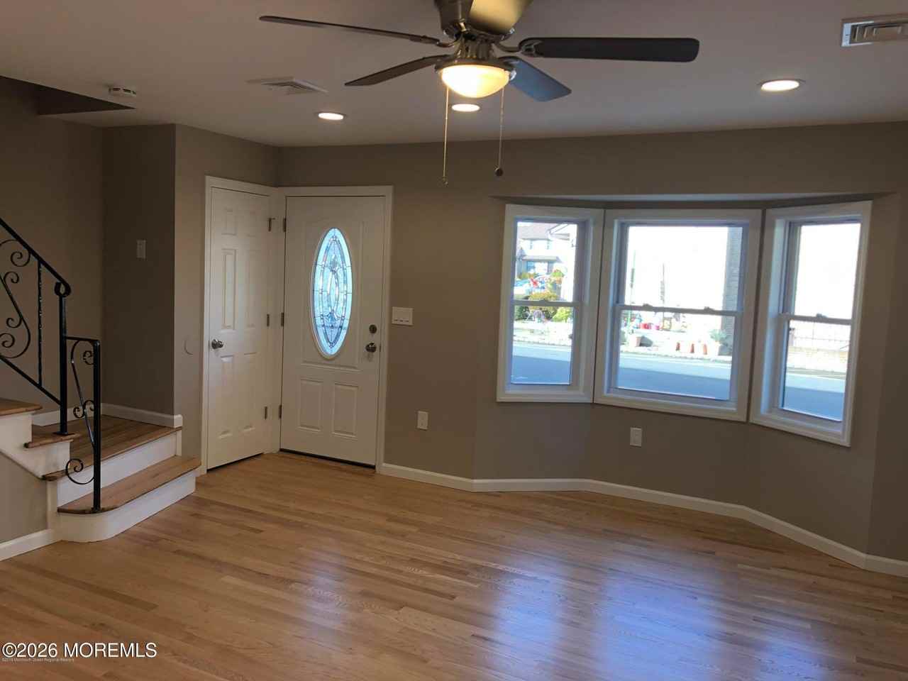 19 Village Green Way - Photo 3 of 17