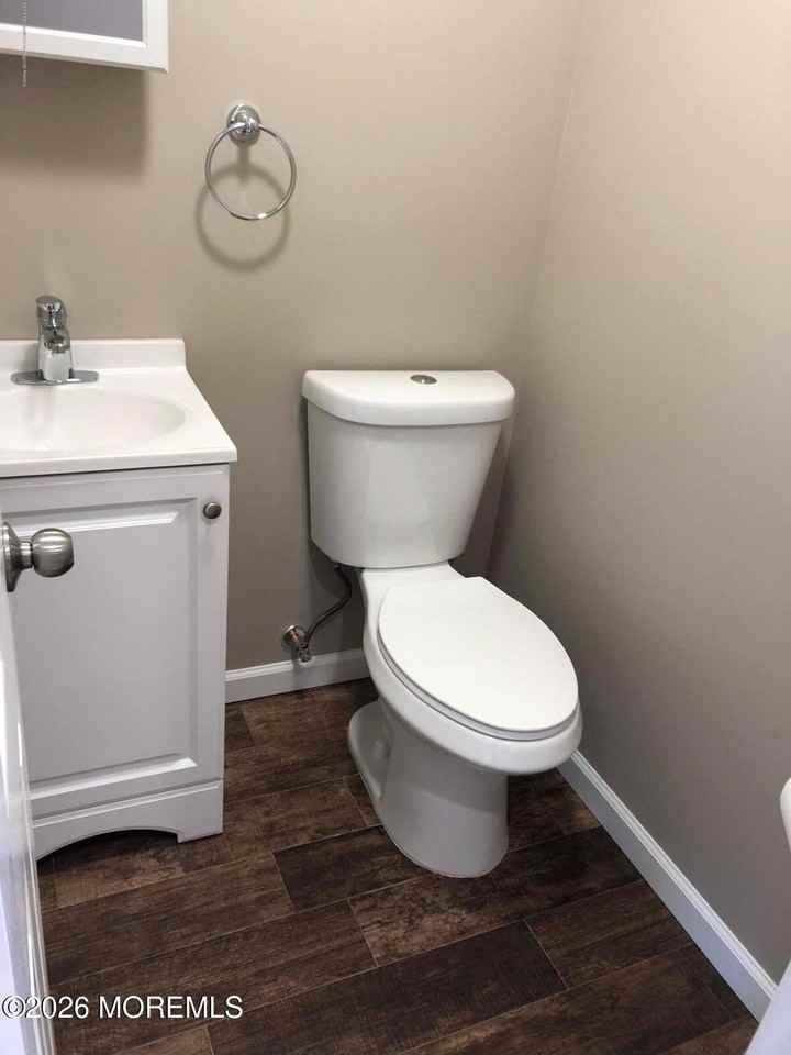 19 Village Green Way - Photo 6 of 17