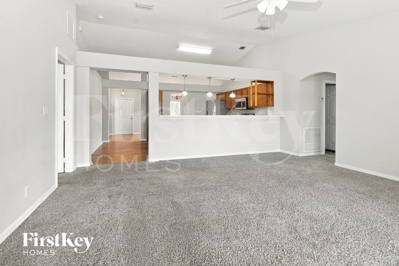 3526 Sw Rosardo St - Photo 6 of 17